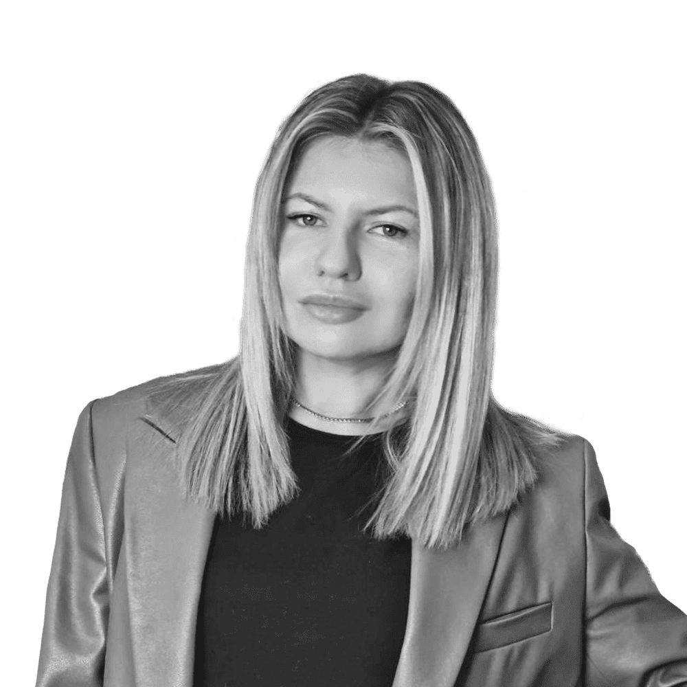 Ютуб стрелец. Надин Стрелец. Надежда Стрелец Интервьюер. Надежда Стрелец журналист. Максим Дергилев и Надежда Стрелец